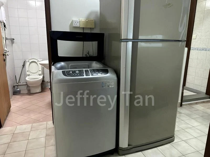 1+1 Bed Condo for Rent in  The Aberdeen - Image 9