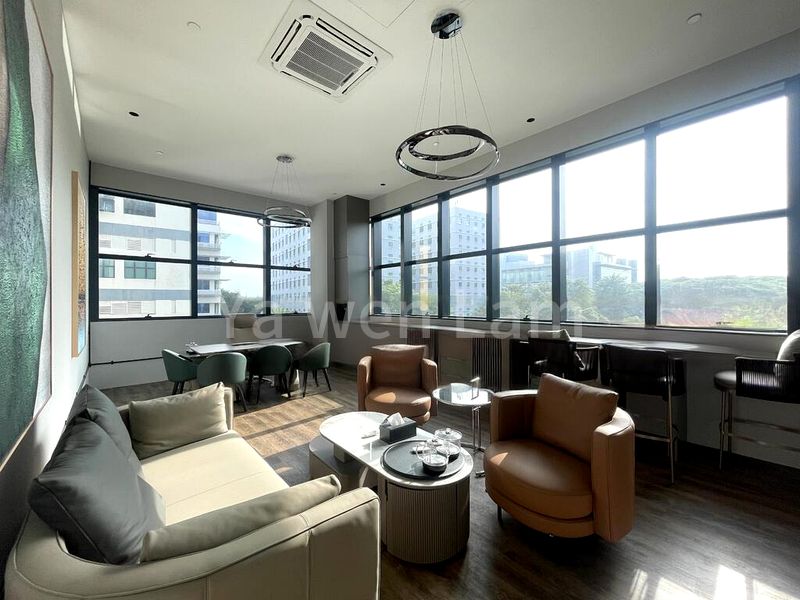 Light Industrial (B1) for Rent: EPL Building - Image 1