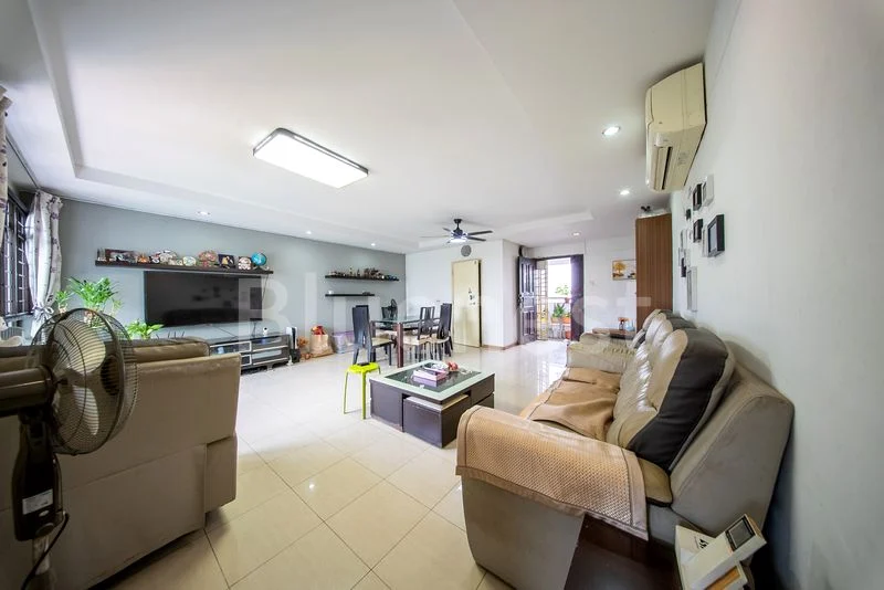 5 Room (5I) HDB for Sale in 290A Compassvale Crescent - Image 1