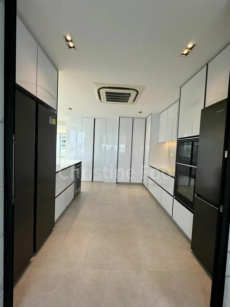 4 Bed Condo for Rent in  Draycott Eight - Image 1