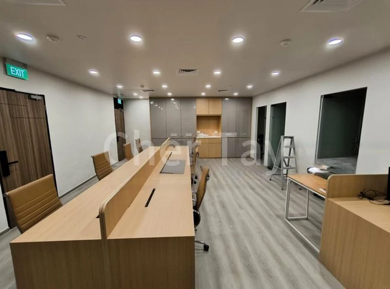 Office for Rent: Far East Shopping Centre - Image 6