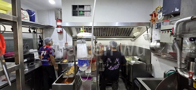 Shop / Shophouse for Sale: BLK 555, Ang Mo Kio Avenue 10 - Image 5