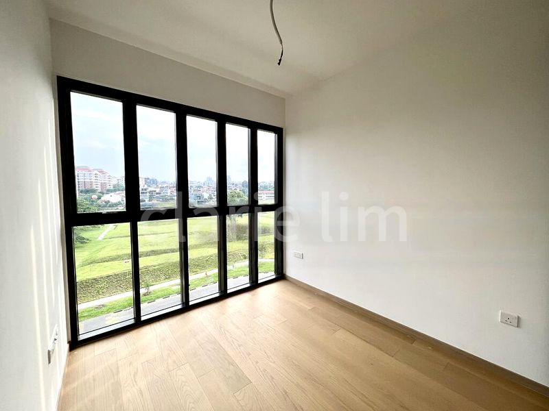 2 Bed Condo for Sale in  Midwood - Image 6