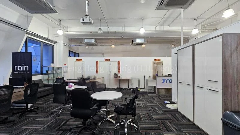 Light Industrial (B1) for Rent: CT Hub - Image 3