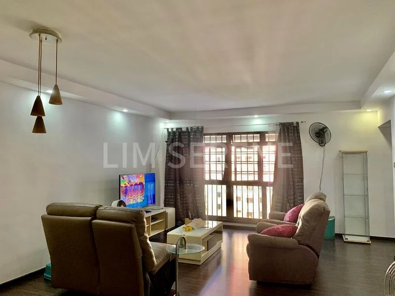 5 Room (5I) HDB for Rent in  183A Rivervale Crescent - Image 2