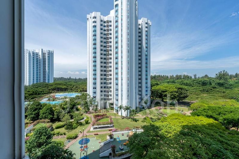 4 Bed Condo for Rent in  The Waterside - Image 1