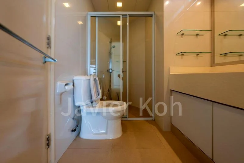 4 Bed Condo for Rent in  The Waterside - Image 15