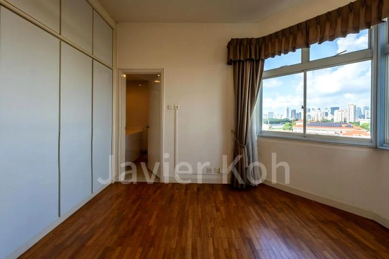 4 Bed Condo for Rent in  The Waterside - Image 5