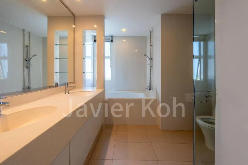 4 Bed Condo for Rent in  The Waterside - Image 8
