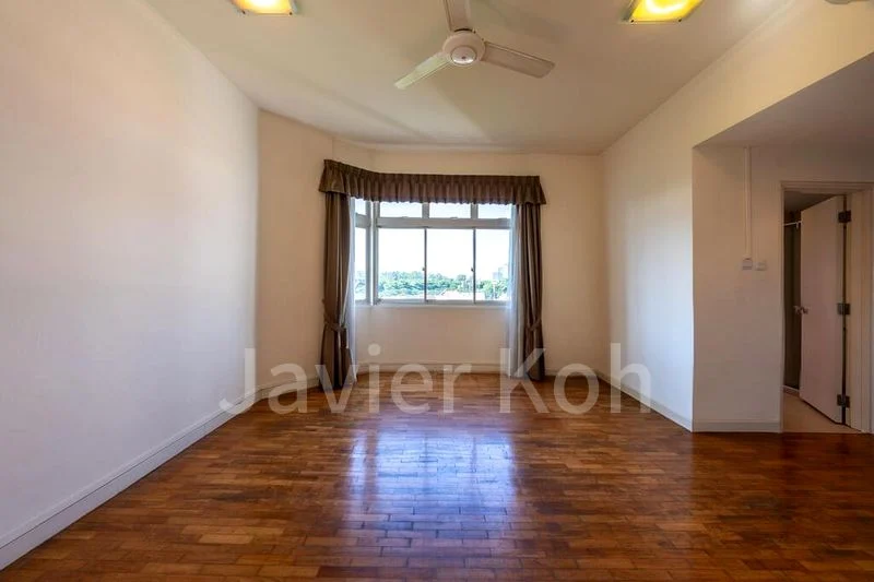 4 Bed Condo for Rent in  The Waterside - Image 10