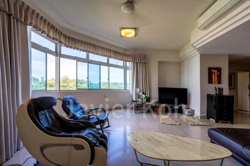 4 Bed Condo for Rent in  The Waterside - Image 4