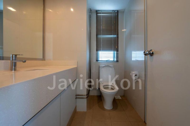 4 Bed Condo for Rent in  The Waterside - Image 6