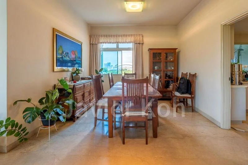 4 Bed Condo for Rent in  The Waterside - Image 2
