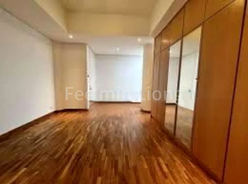 3 Bed Condo for Rent in  The Colonnade - Image 1