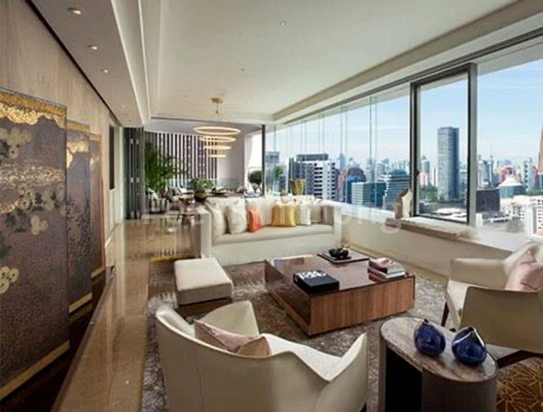 3 Bed Condo for Rent in  The Colonnade - Image 2