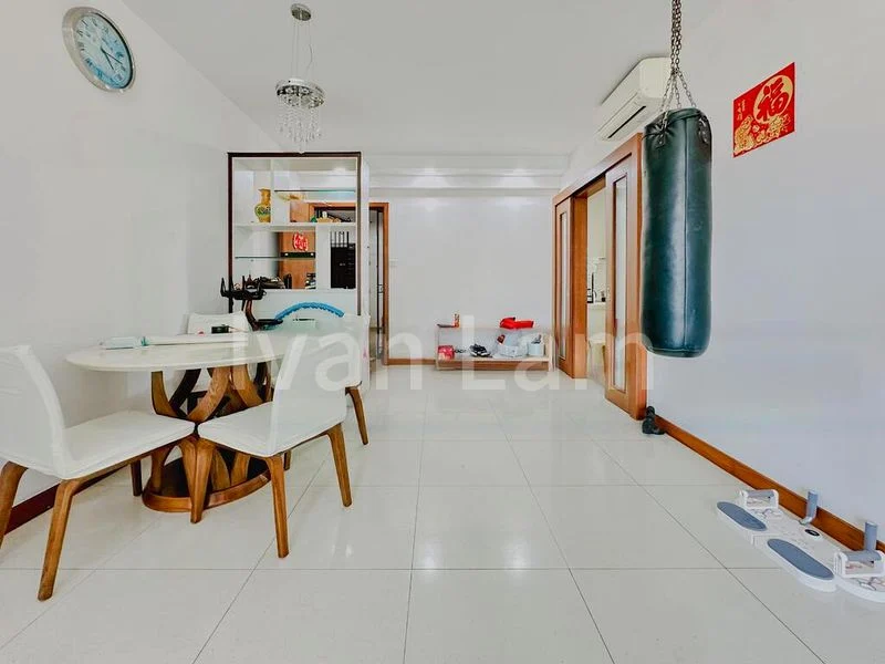 3 Bed Executive Condo for Sale in Whitewater - Image 1