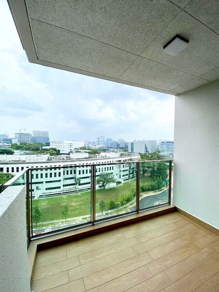 1 Bed Apartment (Condo) for Sale in Normanton Park - Image 3