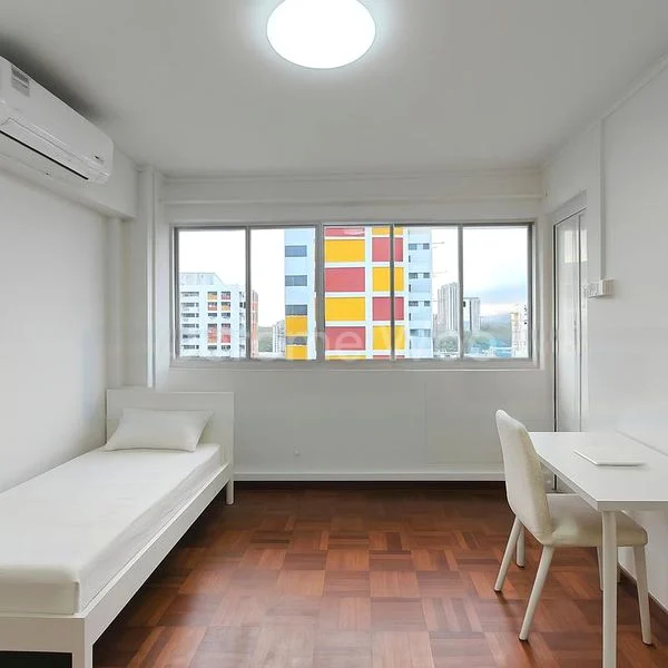 5 Room (5STD) HDB for Sale in  413 Pandan Gardens - Image 4