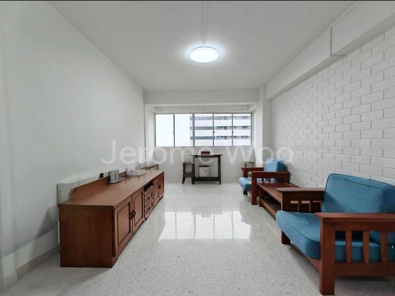 5 Room (5STD) HDB for Sale in  413 Pandan Gardens - Image 2