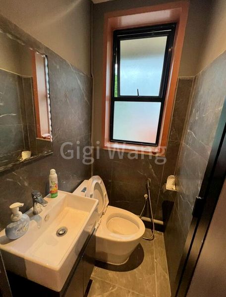 Shop / Shophouse for Rent: Prominent Corner Unit | KTV/Entertainment - Image 2