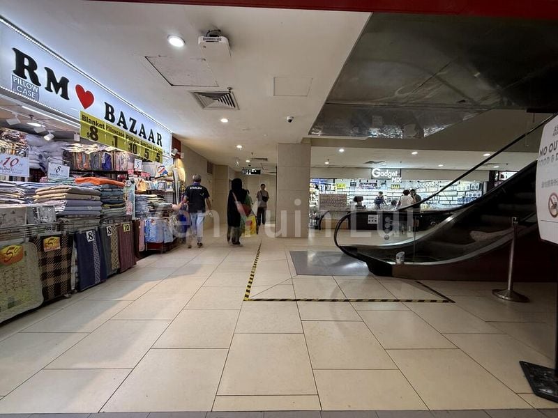 Shop / Shophouse for Rent: Lucky Plaza - Image 4