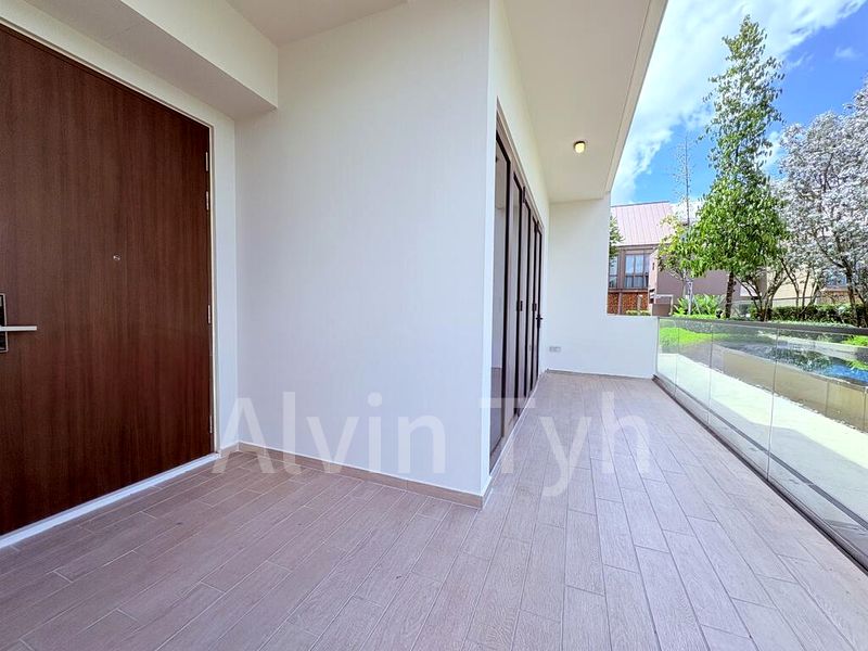 4 Bed Condo for Rent in  Holland Grove Road - Image 8