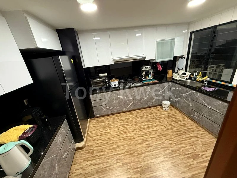 Common Room (Condo) for Rent in  Woodsvale - Image 3