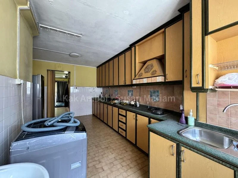 3 Room (3A) HDB for Rent in 817 Tampines Street 81 - Image 3