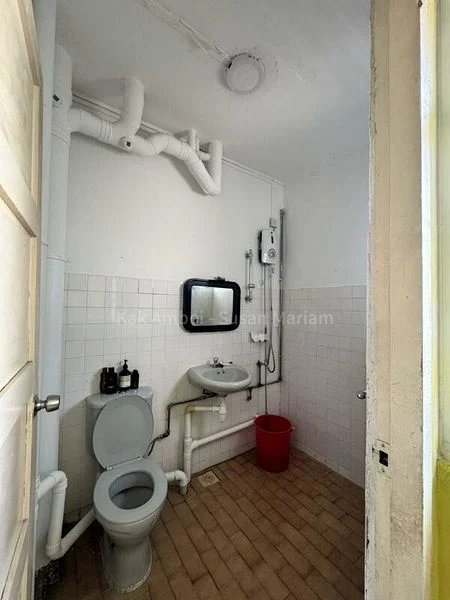 3 Room (3A) HDB for Rent in 817 Tampines Street 81 - Image 2