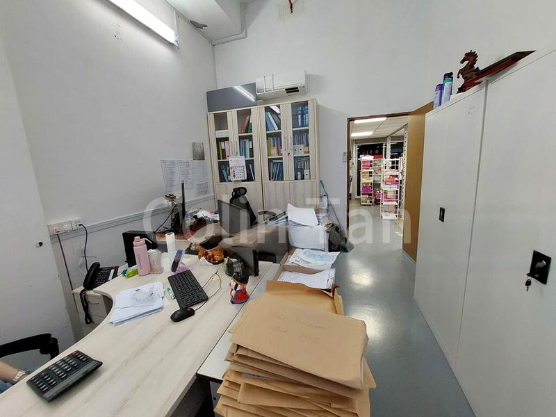 Light Industrial (B1) for Sale: Eldix Road, 2,500 sq ft, Industrial Unit - Image 5