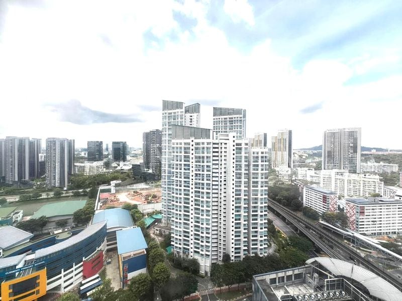4 Room (4A) HDB for Sale in  441B Clementi Avenue 3 - Image 1