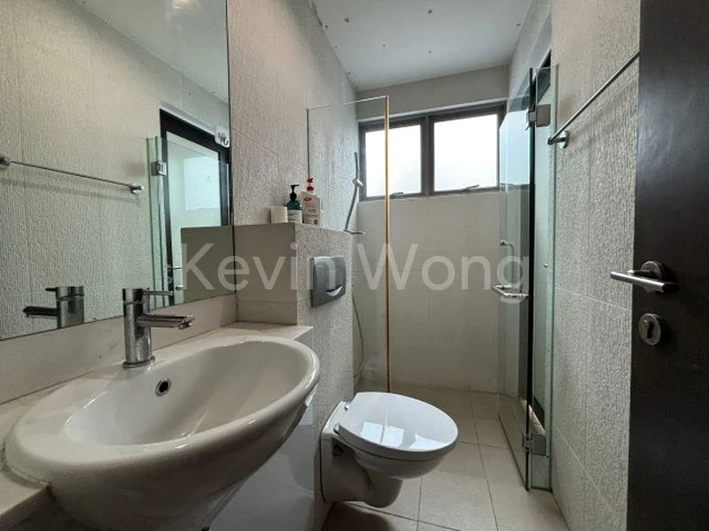 6 Bed Semi-Detached House (Landed) for Sale in East Coast Hill - Image 3