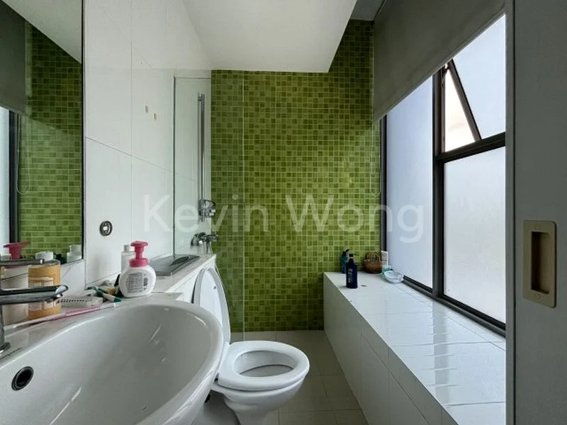 6 Bed Semi-Detached House (Landed) for Sale in East Coast Hill - Image 12