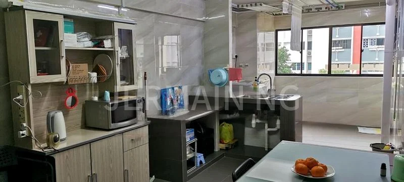 4 Room (4NG) HDB for Sale in  333 Clementi Avenue 2 - Image 1