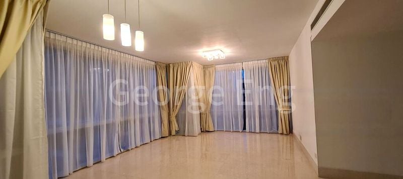 3 Bed Condo for Rent in  The Grange - Image 8