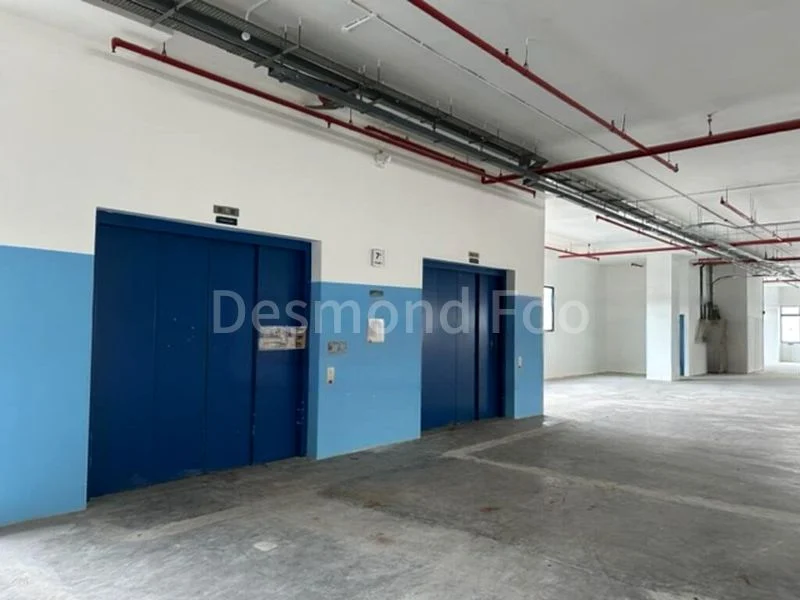 Light Industrial (B1) for Rent: Entire floor, 6.5m high in Serangoon North - Image 3