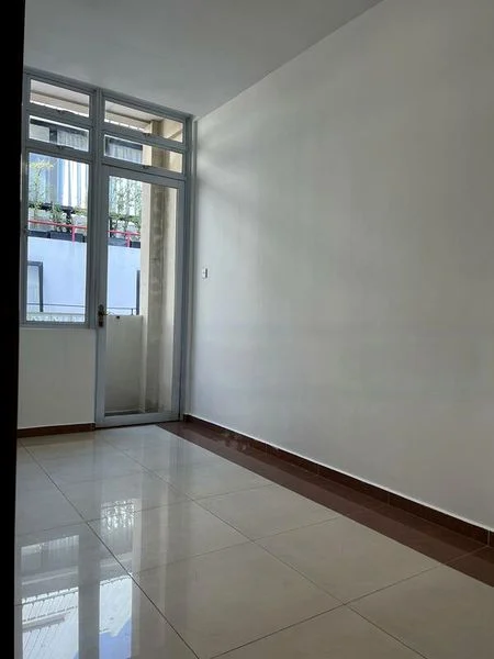 4 Bed Terraced House (Landed) for Rent in  Cambridge Road - Image 2