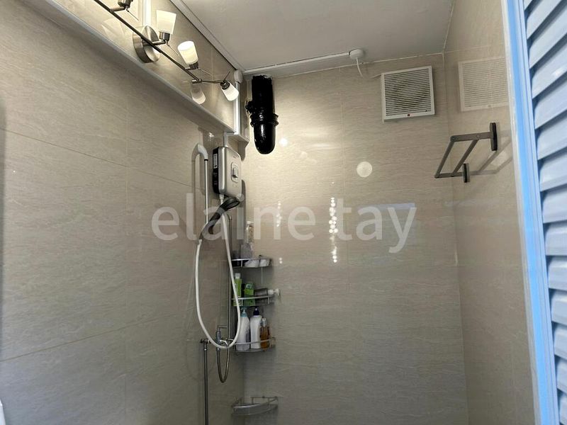 4 Bed Apartment (Condo) for Sale in  People's Park Complex - Image 4