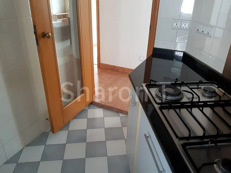 2 Bed Condo for Rent in Gloucester Mansions - Image 13