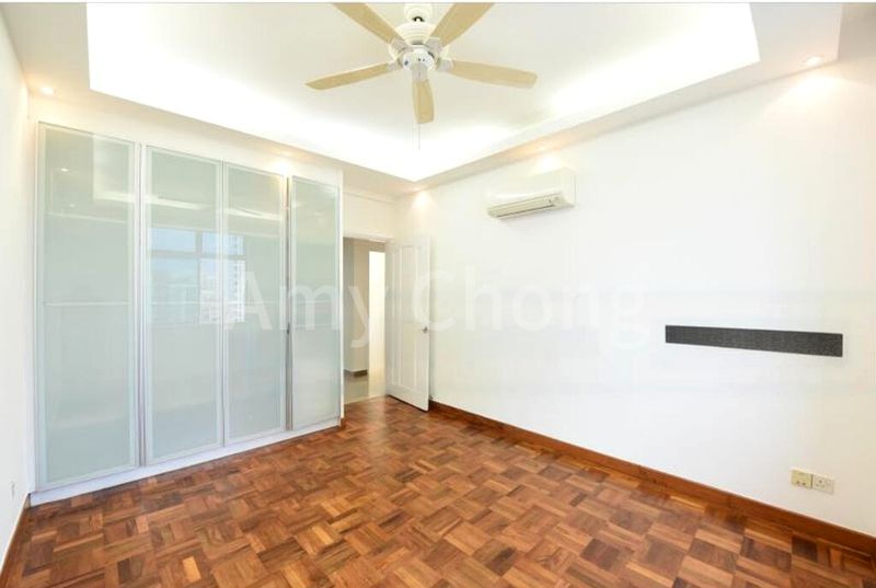 4 Bed Condo for Rent in  Spring Grove - Image 4