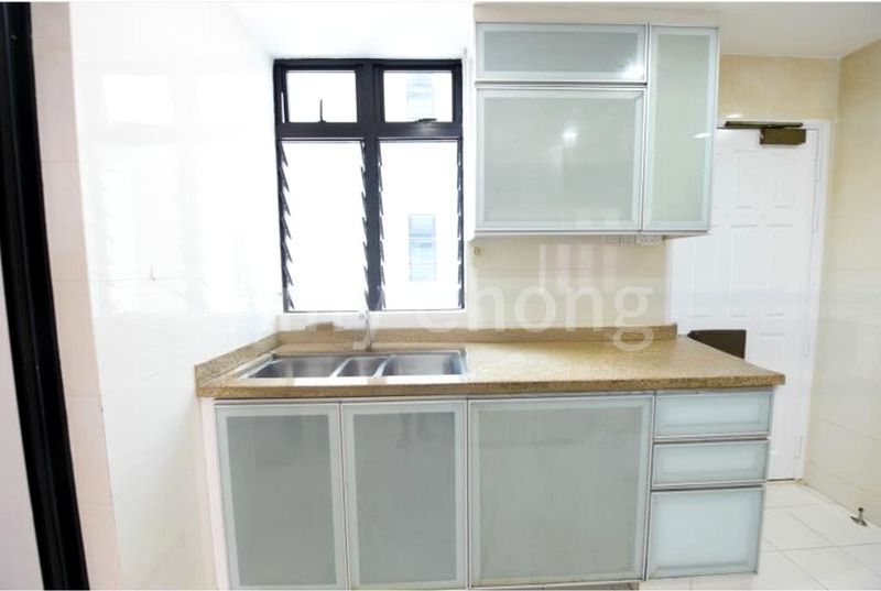 4 Bed Condo for Rent in  Spring Grove - Image 10