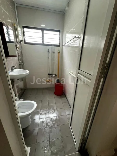 Common Room (HDB) for Rent in  467 Tampines Street 44 - Image 3