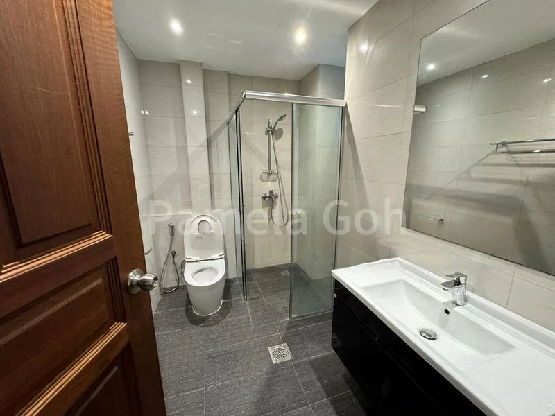 6 Bed Semi-Detached House (Landed) for Rent in  Four Seasons Park - Image 4