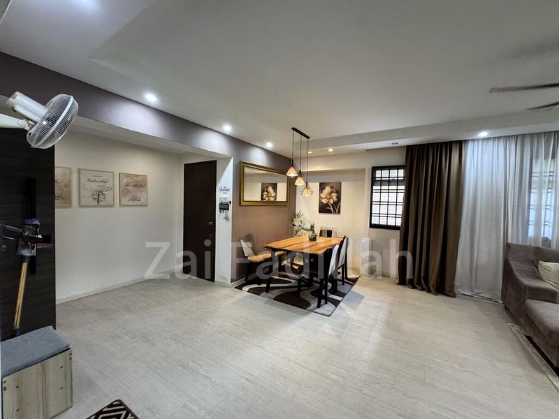 5 Room (5I) HDB for Sale in  752 Choa Chu Kang North 5 - Image 2