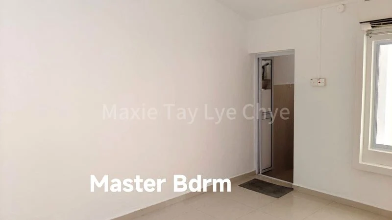 3 Bed Terraced House (Landed) for Sale in  Seletar Hills Estate - Image 6