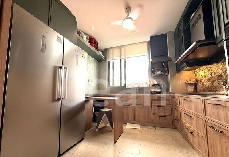 7 Bed Corner Terrace (Landed) for Sale in  Teacher's Housing Estate - Image 8