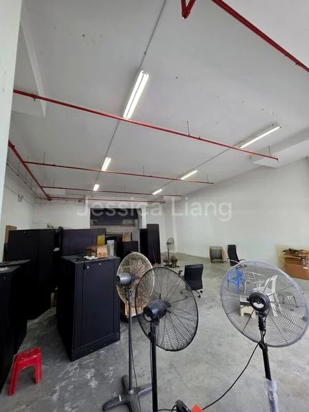 Light Industrial (B1) for Rent: Woodlands Horizon - Image 2