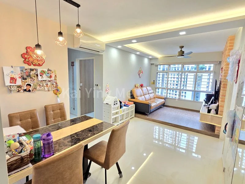 4 Room (4A) HDB for Sale in 79 Dawson Road - Image 3