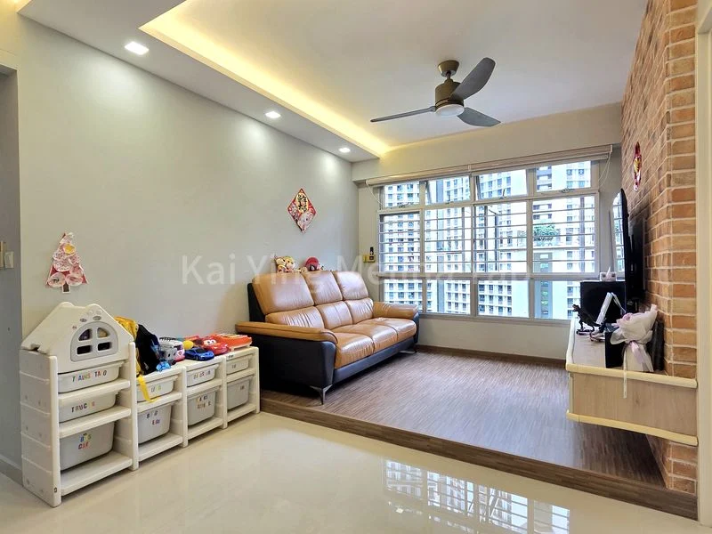 4 Room (4A) HDB for Sale in 79 Dawson Road - Image 2