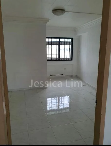 5 Room (5A) HDB for Rent in  196 Pasir Ris Street 12 - Image 3